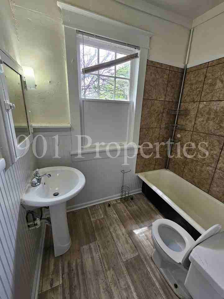 212 North Willett Street #1 - Photo 2 of 5