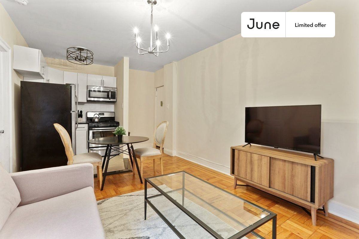 E 109th St - Photo 2 of 20