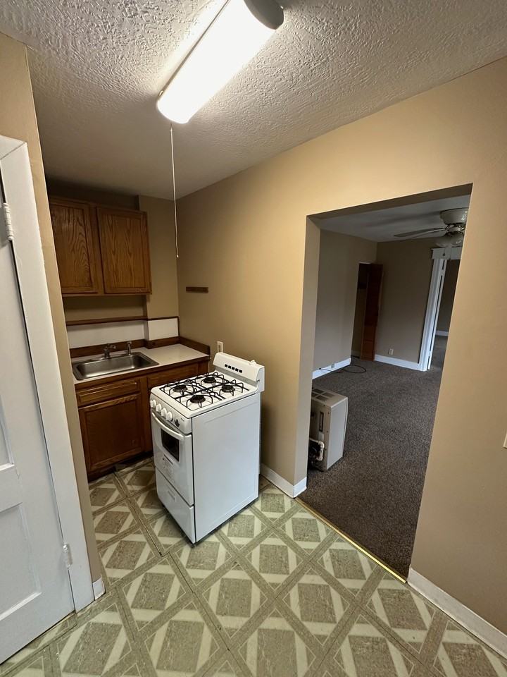 108 Adams Ave #4 - Photo 4 of 12
