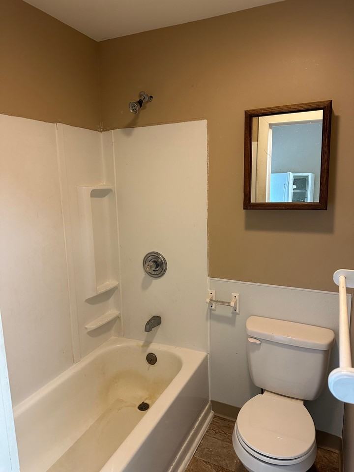 108 Adams Ave #4 - Photo 5 of 12