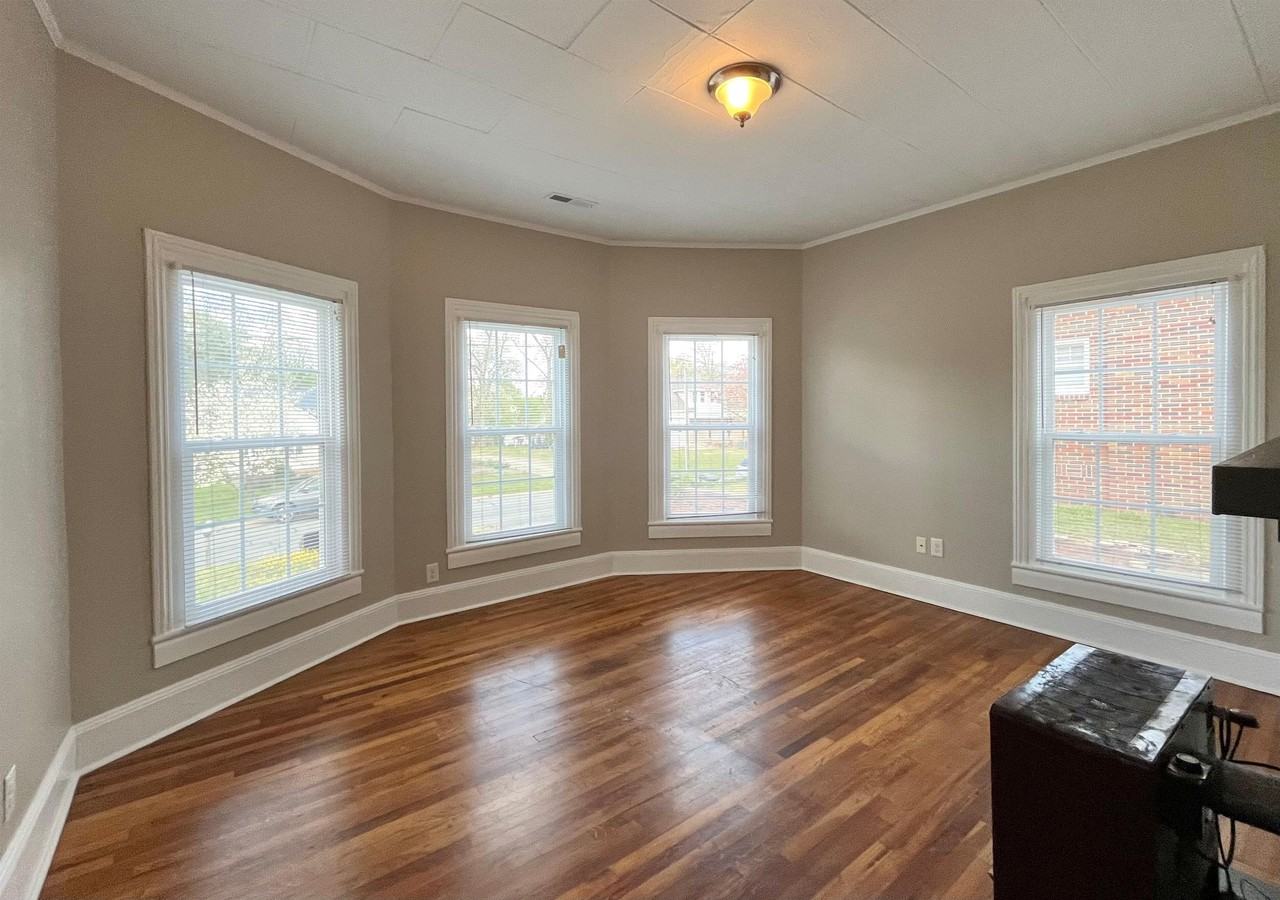 617 Harris St #1 - Photo 3 of 11