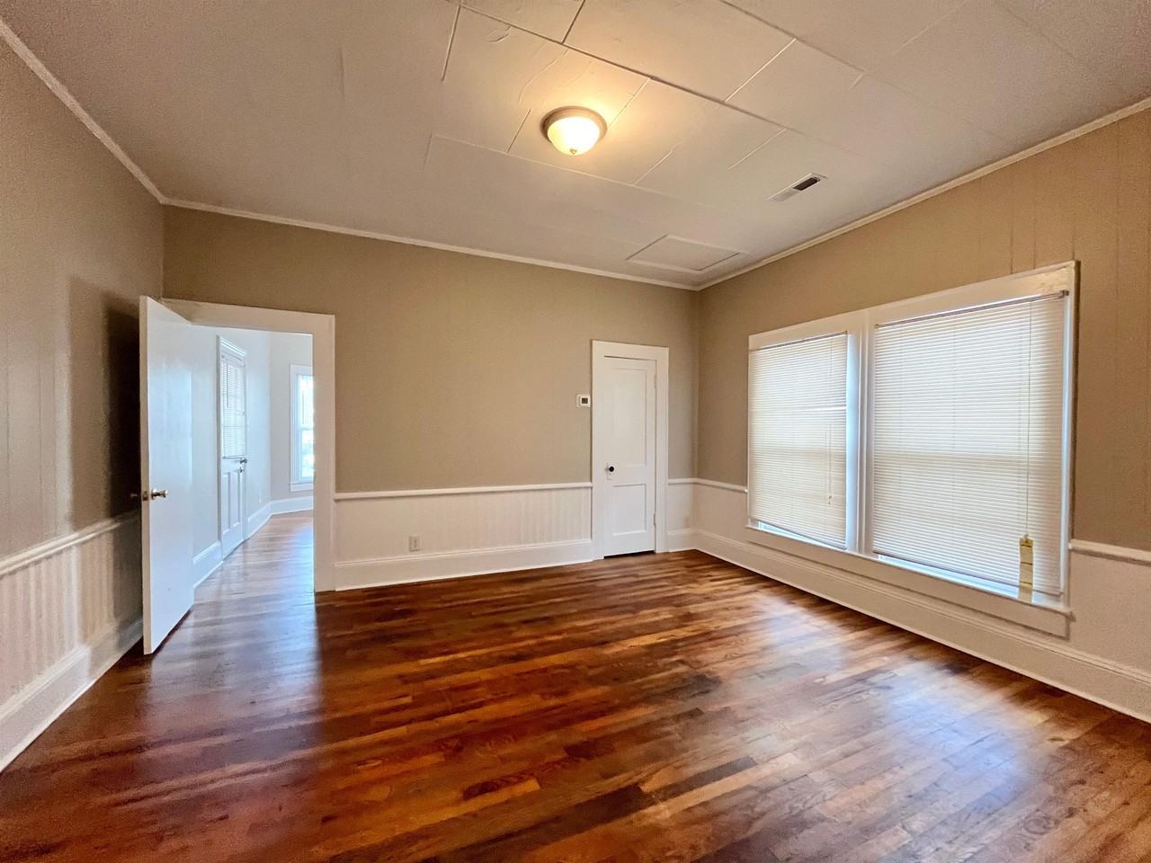 617 Harris St #1 - Photo 4 of 11