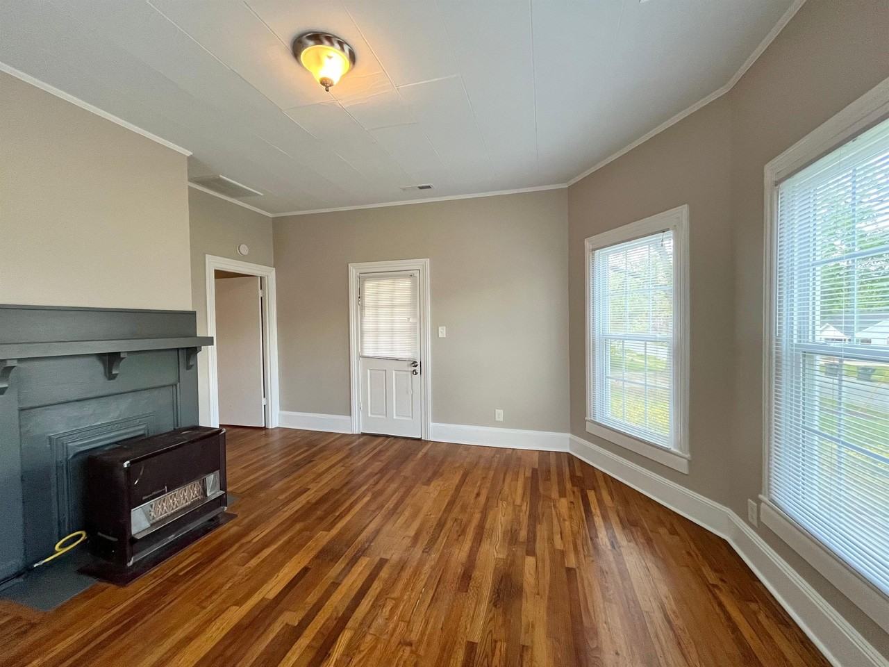617 Harris St #1 - Photo 5 of 11