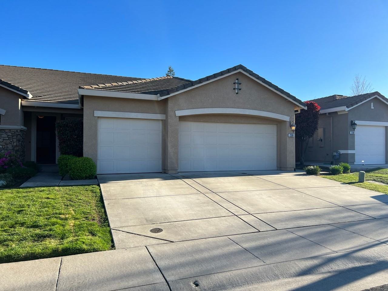 2338 Dunsley Cir - Photo 2 of 49