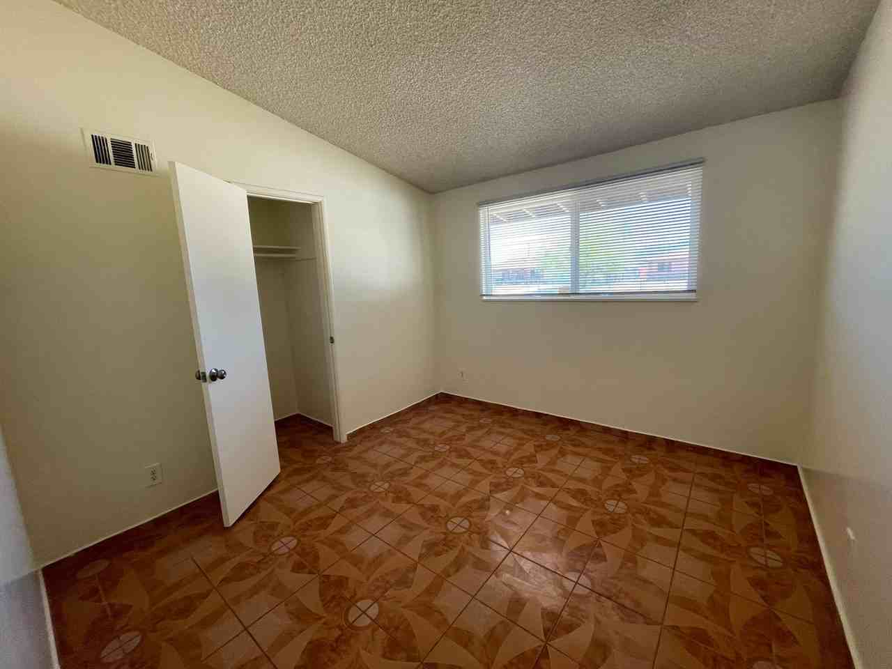 14070 Quinnault Rd - Photo 5 of 40