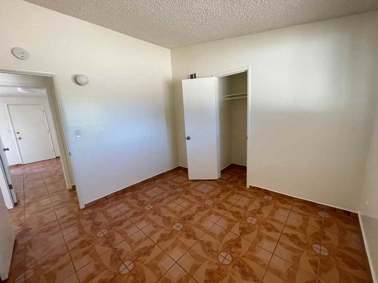 14070 Quinnault Rd - Photo 7 of 40