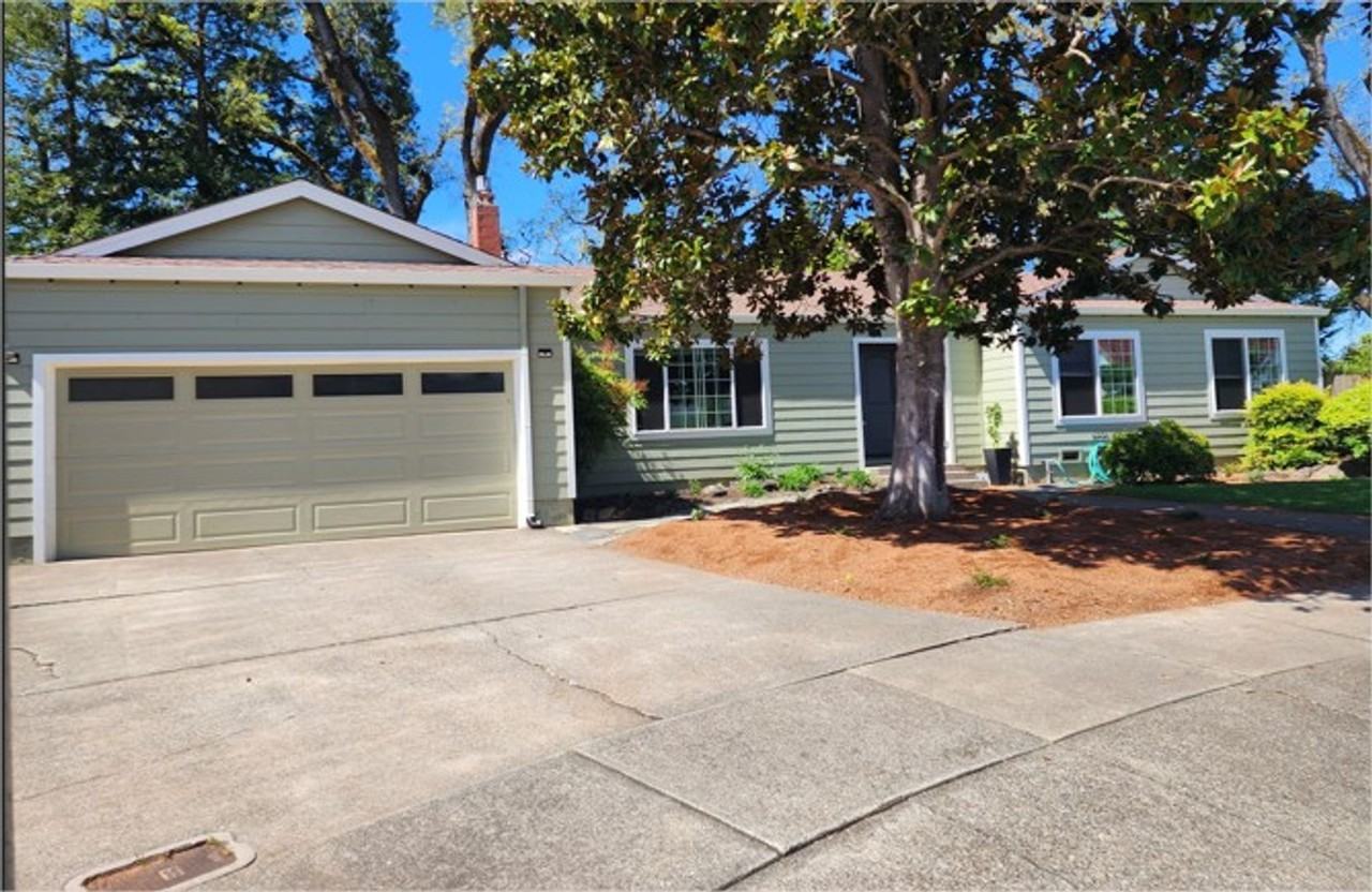 4100 King Arthur Ct - Photo 3 of 29