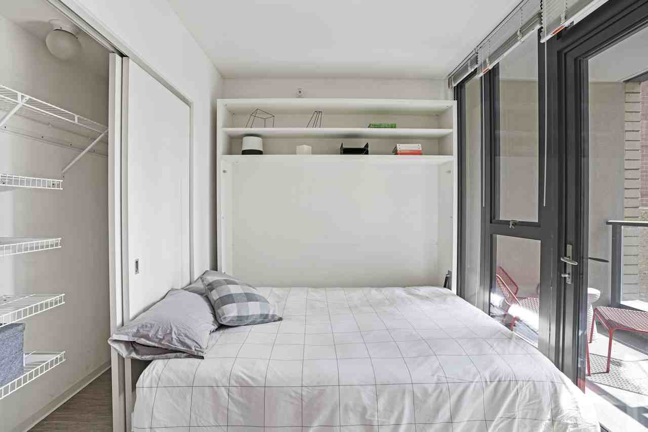 165 W Superior St - Photo 5 of 23