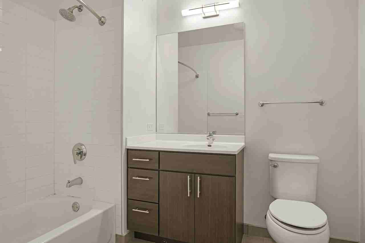 165 W Superior St #2-2 - Photo 3 of 25