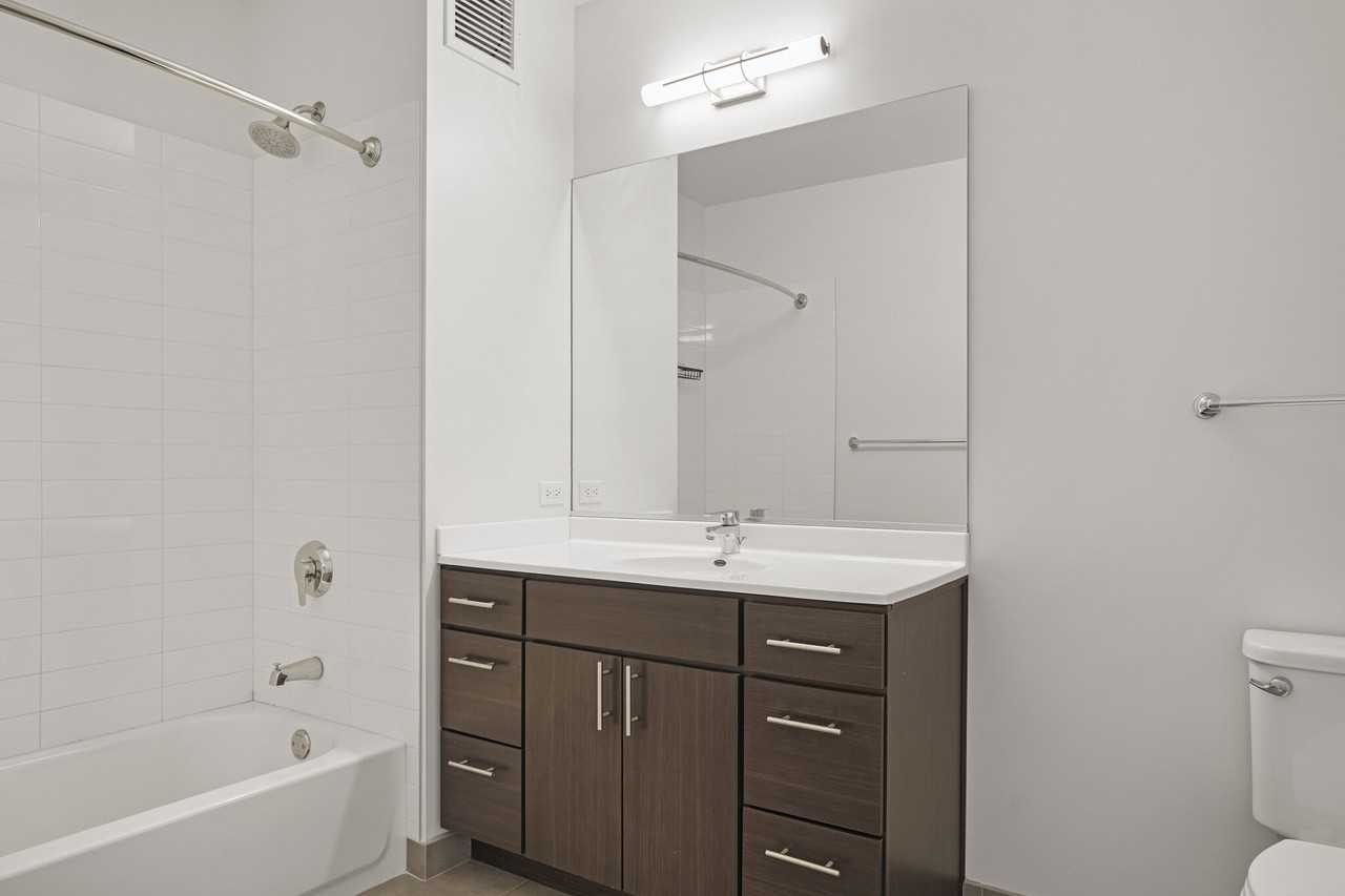 165 W Superior St #2-2 - Photo 5 of 25