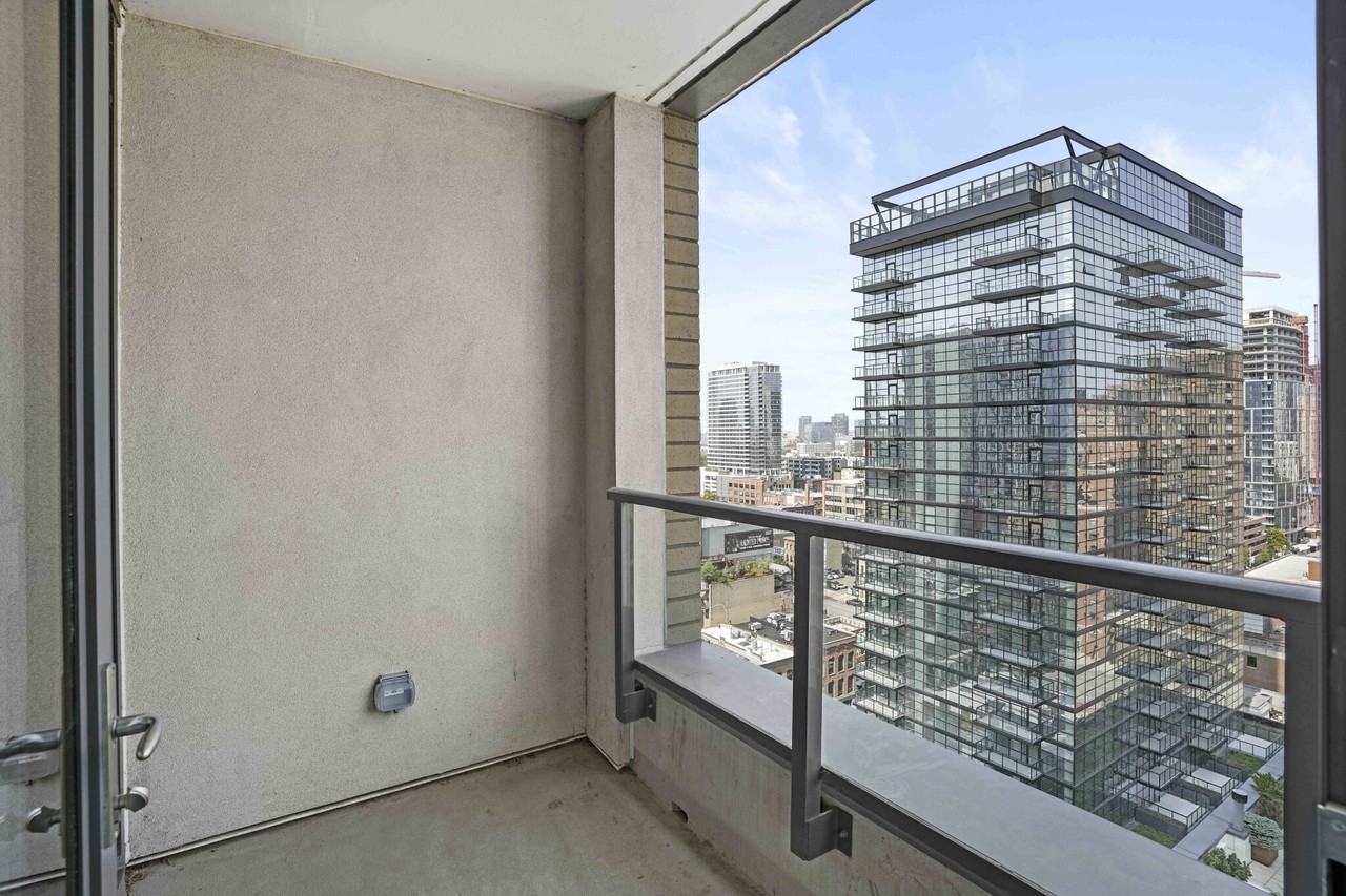 165 W Superior St #2-2 - Photo 7 of 25