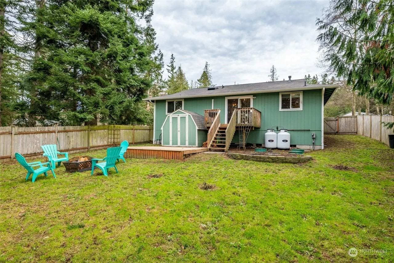 1216 Mitscher Dr - Photo 3 of 15