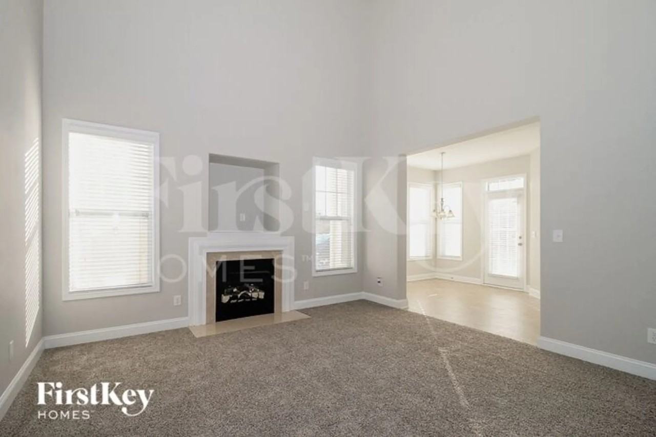 107 Town Park Dr - Photo 3 of 15