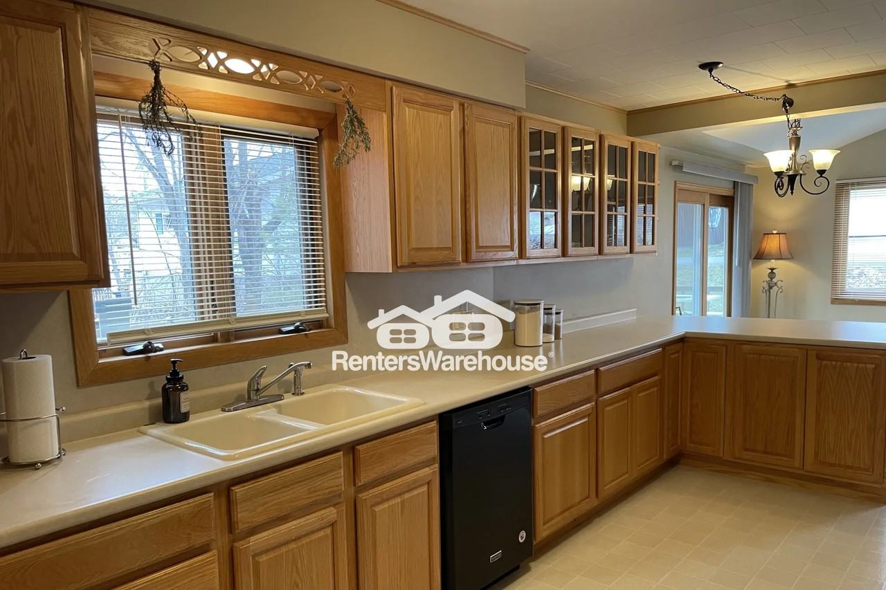 205 E 2nd Ave - Photo 2 of 19