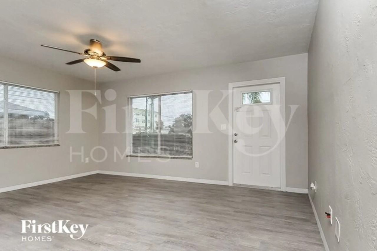 108 44th Ave Ne - Photo 3 of 15