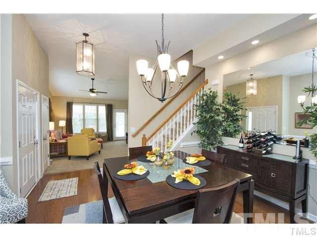 220 Royal Tower Way - Photo 2 of 18