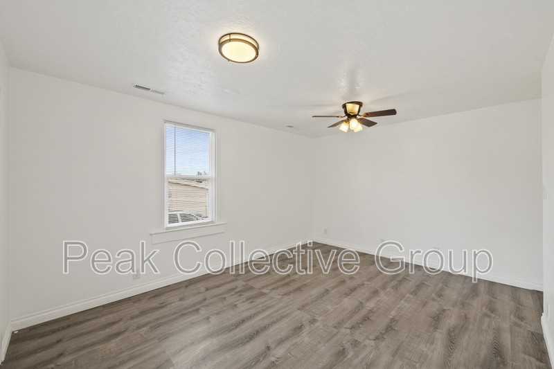 1060 Sullivan Rd - Photo 3 of 13