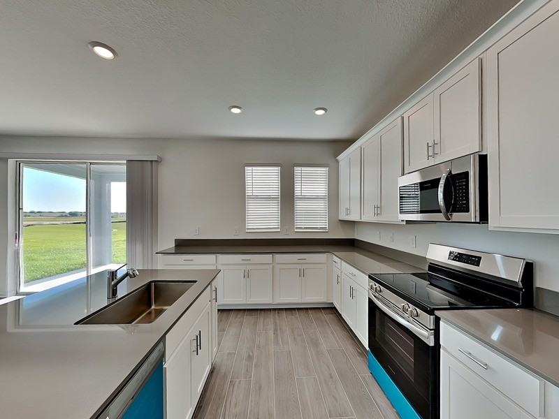 2822 Fitness St - Photo 5 of 31