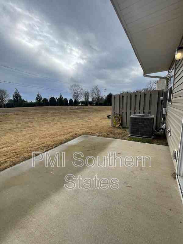 231 Lehman Way - Photo 3 of 14