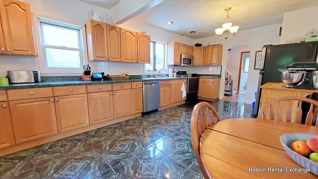 30 Alpine St #2 - Photo 6 of 25