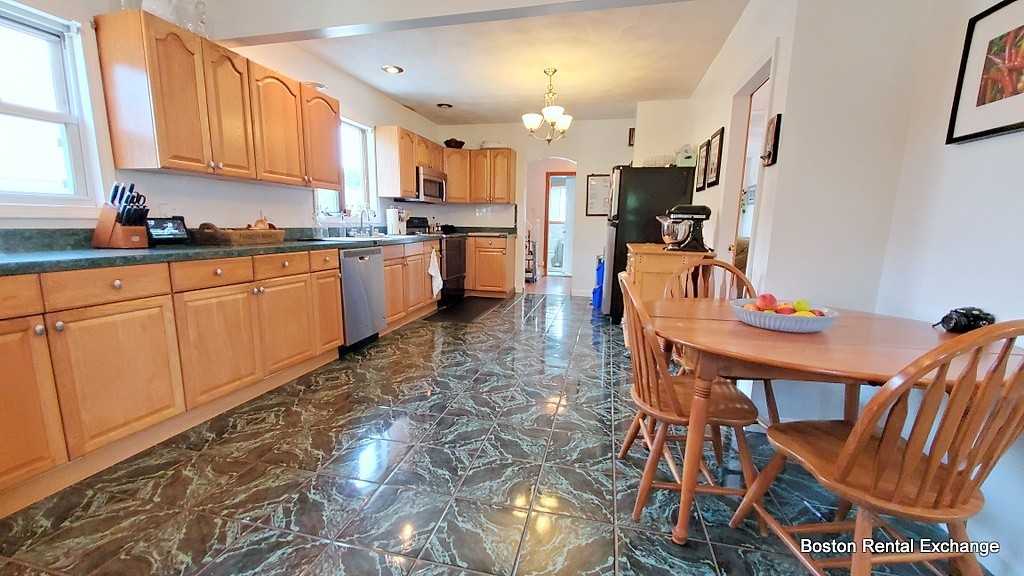30 Alpine St #2 - Photo 7 of 25