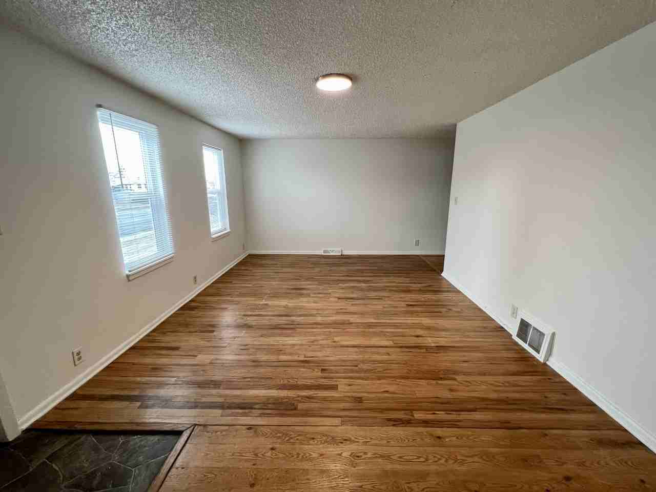 710 Russell Ave - Photo 3 of 13