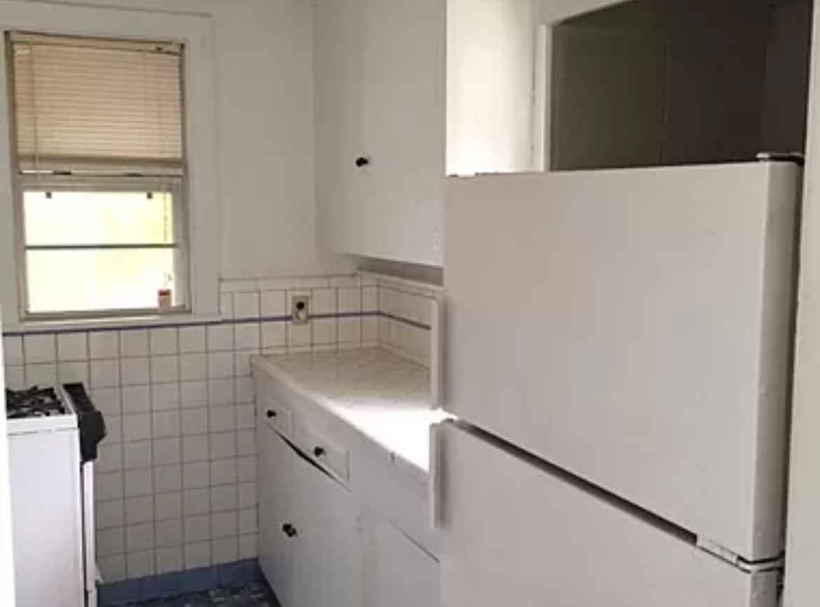 405 E Meredith St - Photo 3 of 5