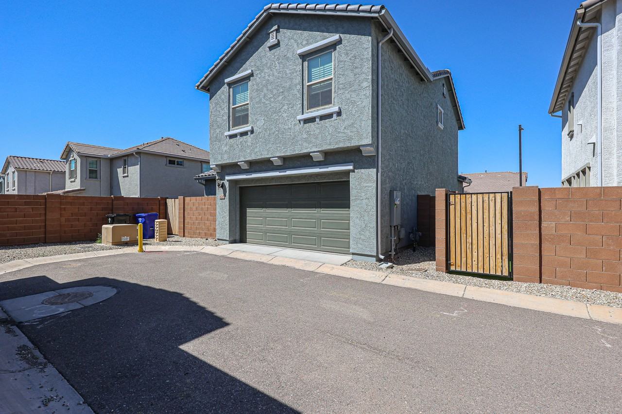 14243 W Hackamore Dr - Photo 3 of 34