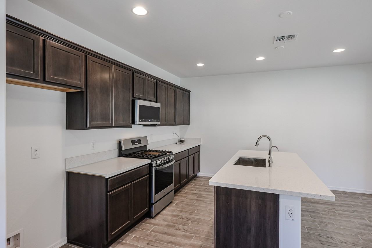 14243 W Hackamore Dr - Photo 7 of 34