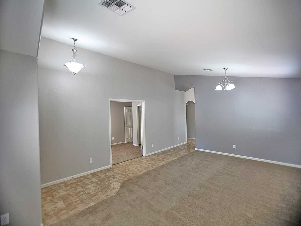 12243 W Electra Ln - Photo 3 of 20