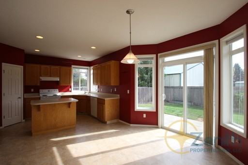 17917 NE 20th St - Photo 3 of 23