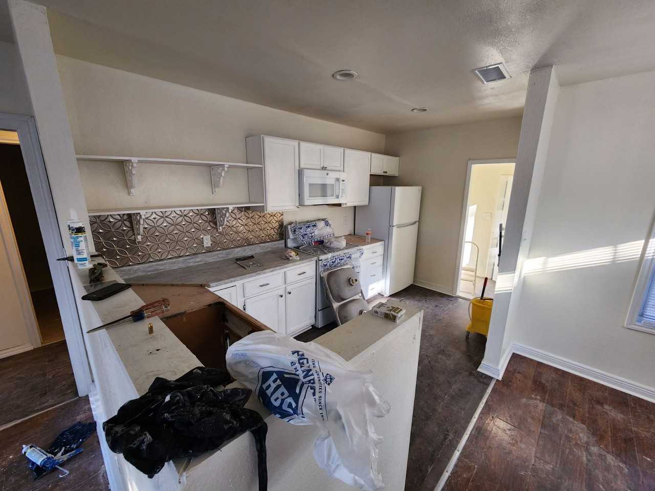 1107 East 4th Street - Photo 2 of 5