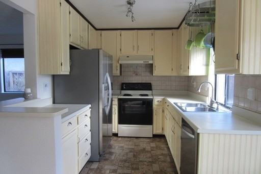 5389 Vauxhall Cir - Photo 3 of 8