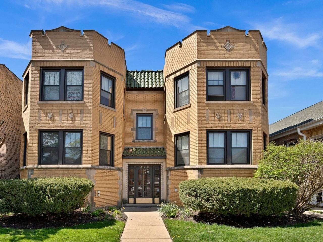 3736 N Whipple St 1S, Chicago, IL 60618 2 Bedroom Apartment for 1,800