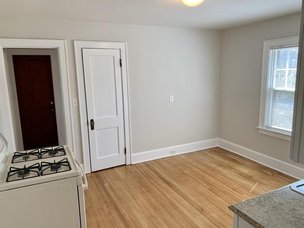 275 Roselle St - Photo 3 of 10