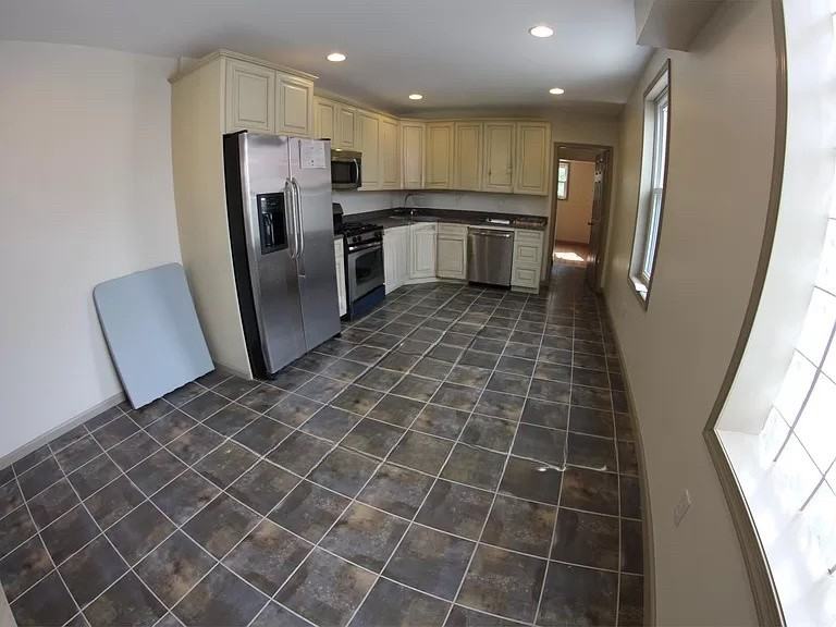 1632 N Willington St #14703009 - Photo 3 of 7