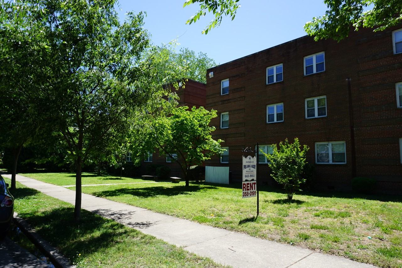 3425 Kensington Avenue - Photo 3 of 50