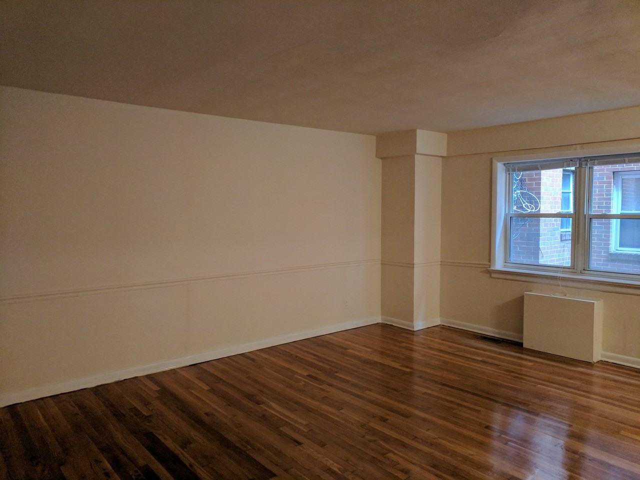 3425 Kensington Avenue - Photo 4 of 50