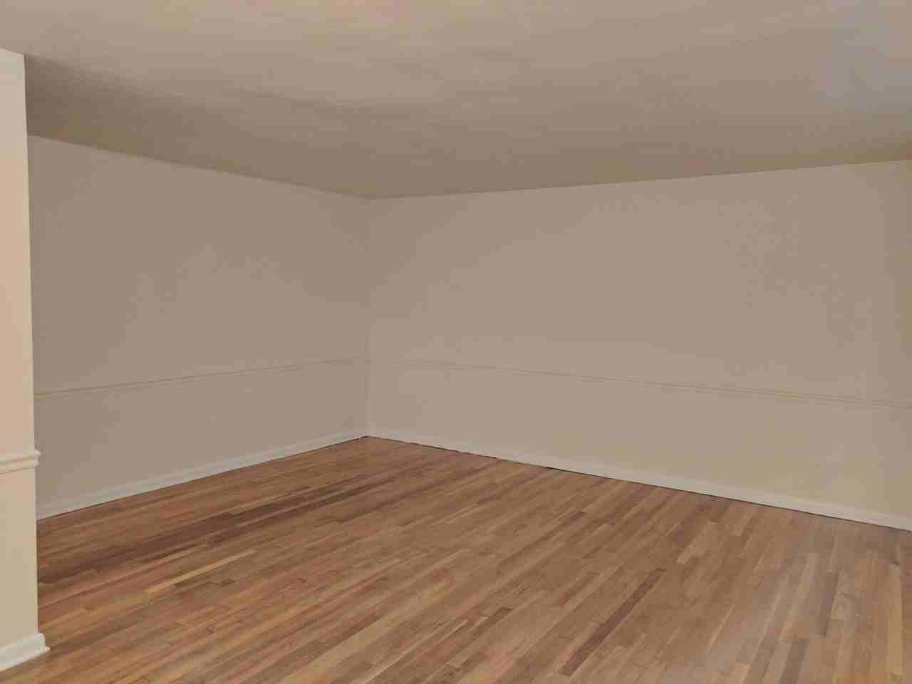 3425 Kensington Avenue - Photo 6 of 50