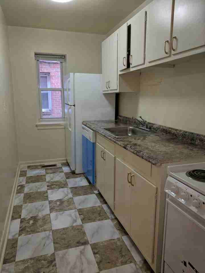 3425 Kensington Avenue - Photo 7 of 50