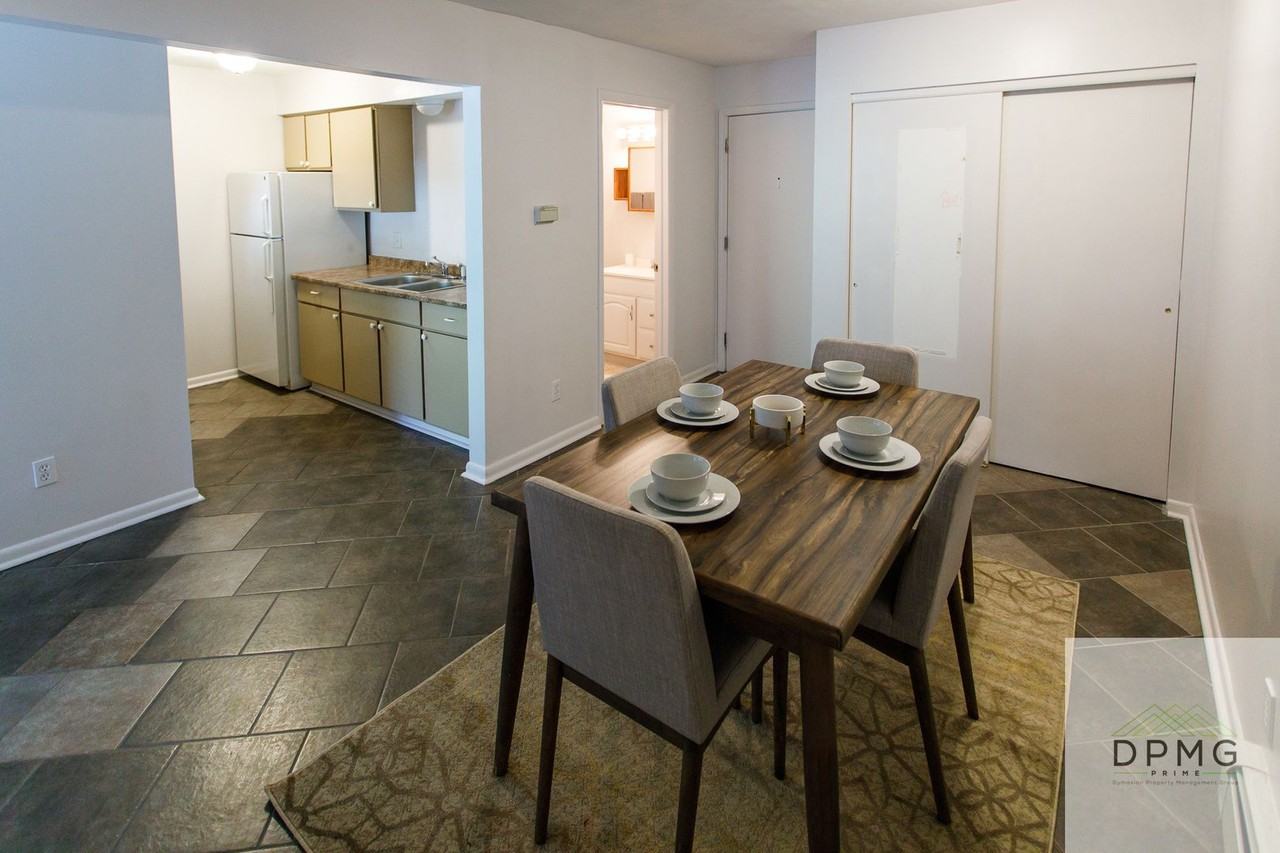 319 319 E Hillsdale - 7 #7 - Photo 5 of 12