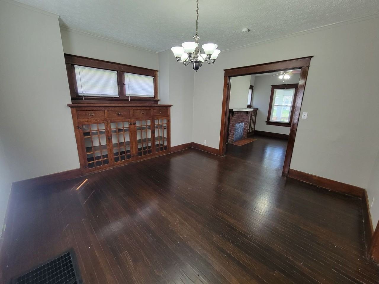 604 Cambridge Ave - Photo 3 of 14