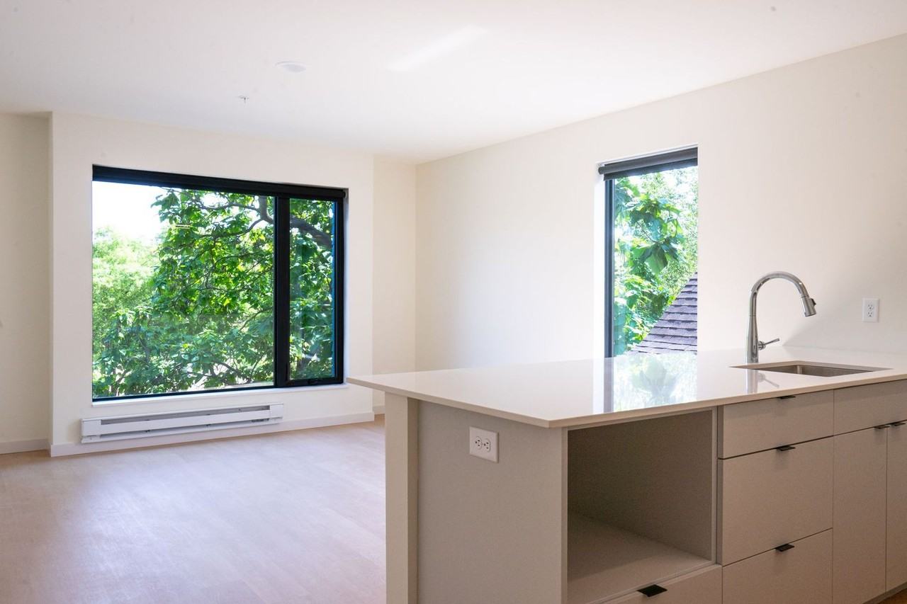 Bryant Park Lofts - Photo 4 of 22