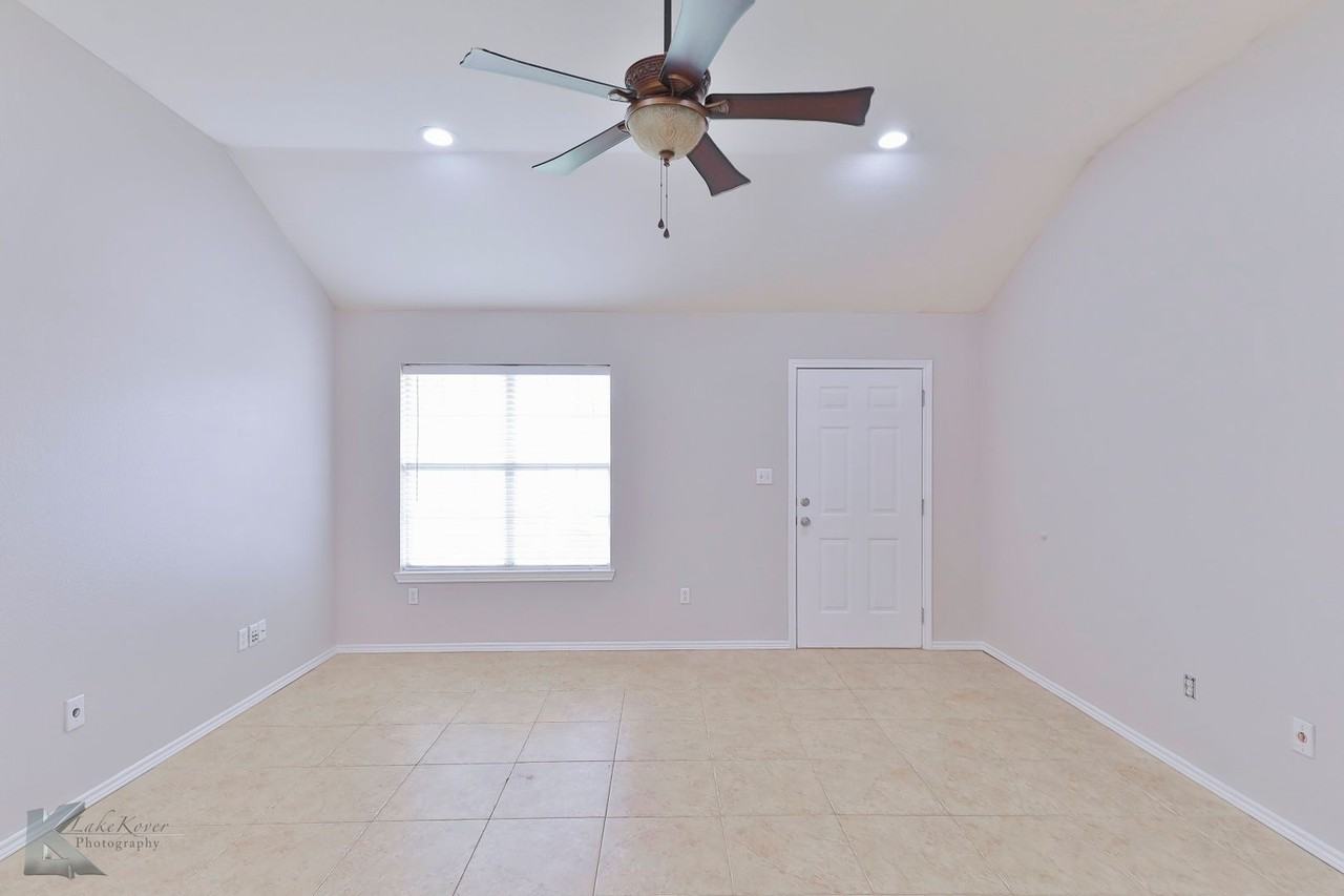 7825 Thompson Pkwy - Photo 5 of 35