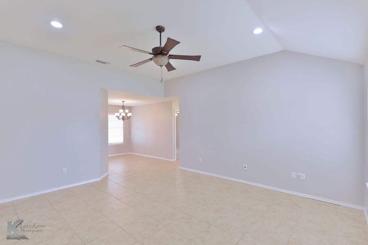 7825 Thompson Pkwy - Photo 6 of 35
