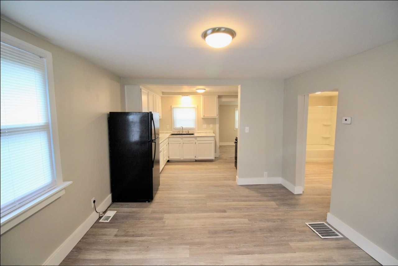 139 Dunkirk St Se - Photo 4 of 13