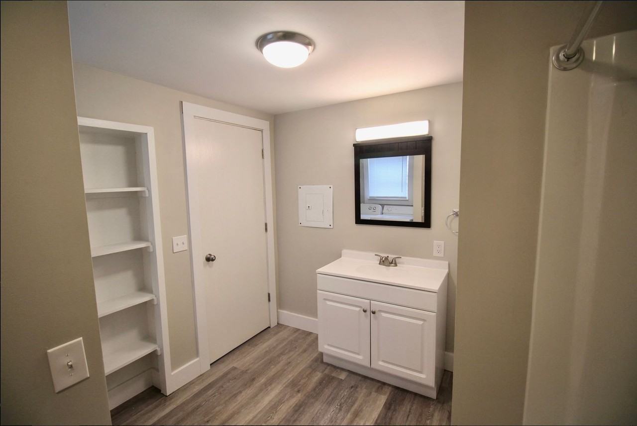 139 Dunkirk St Se - Photo 6 of 13