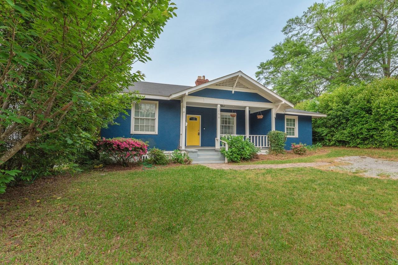 2056 Mcdowell St - Photo 2 of 24