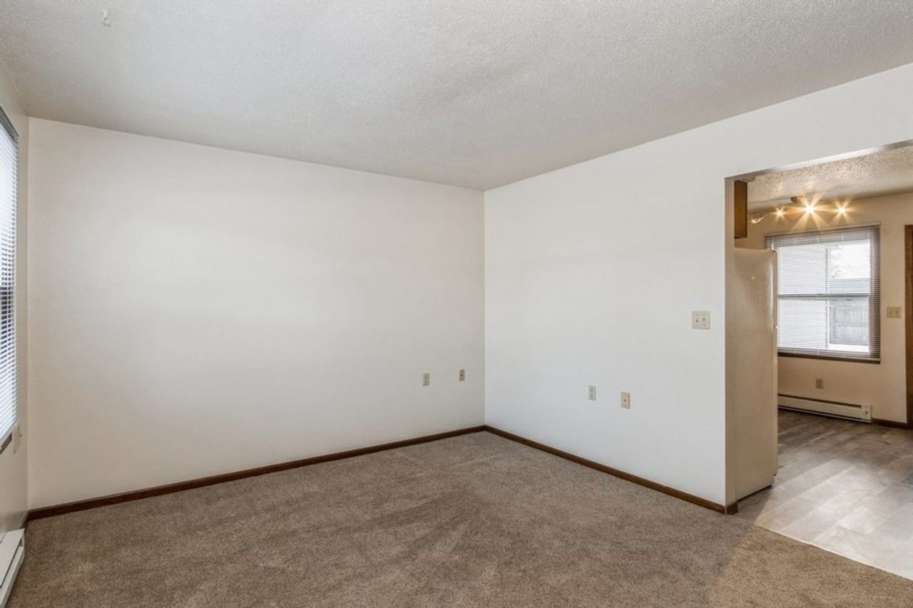 Sone Kalona - Photo 2 of 13