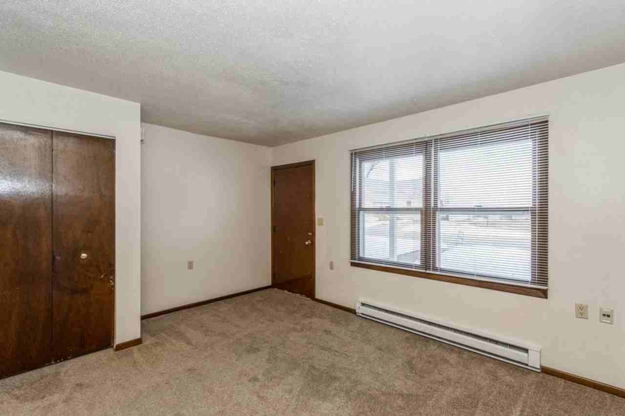 Sone Kalona - Photo 3 of 13